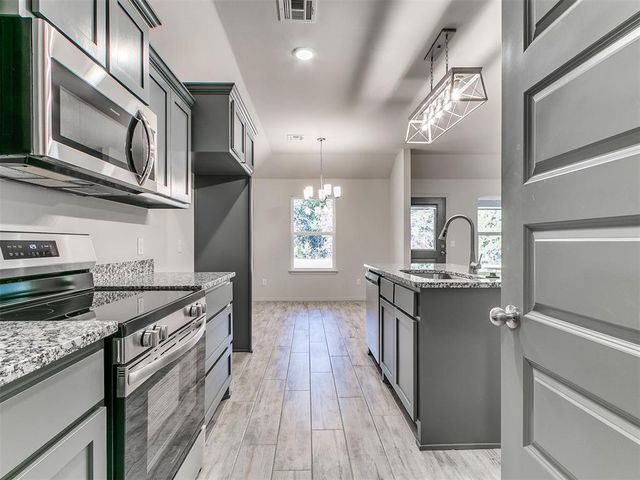 4680 Lincoln Landing, Harrah, OK 73046