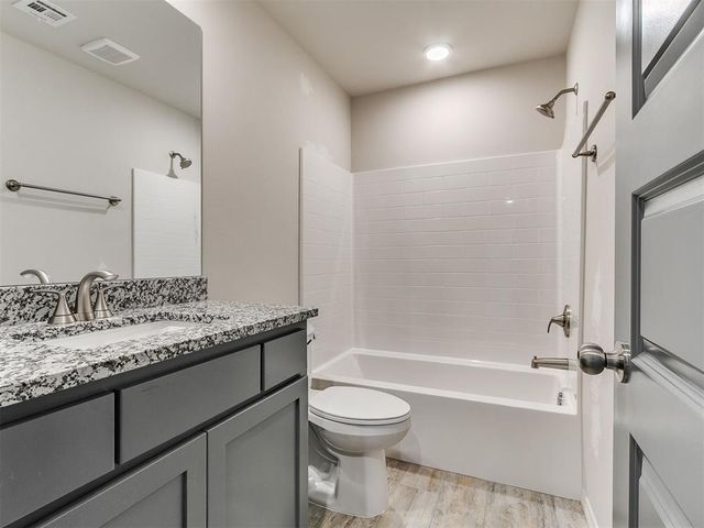 4680 Lincoln Landing, Harrah, OK 73046