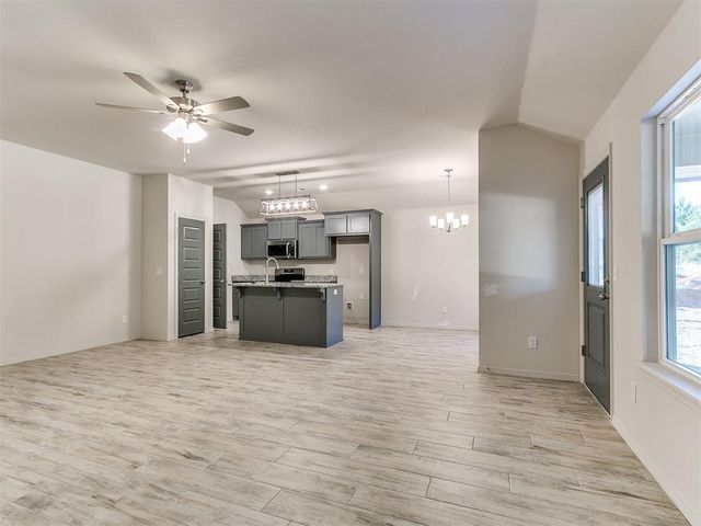 4680 Lincoln Landing, Harrah, OK 73046