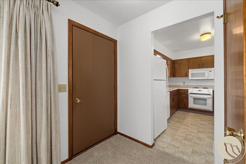 330 31st Street W, Billings, MT 59102 photo 4