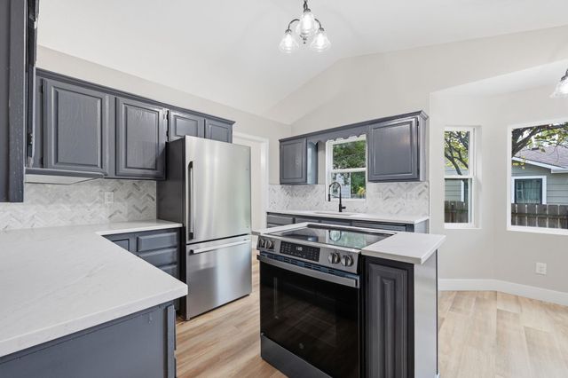 431 W White Tail St, Derby, KS 67037