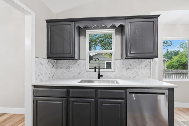 431 W White Tail St, Derby, KS 67037