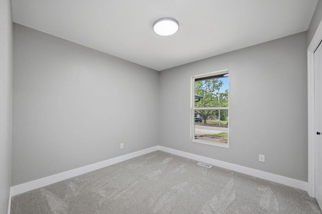 431 W White Tail St, Derby, KS 67037
