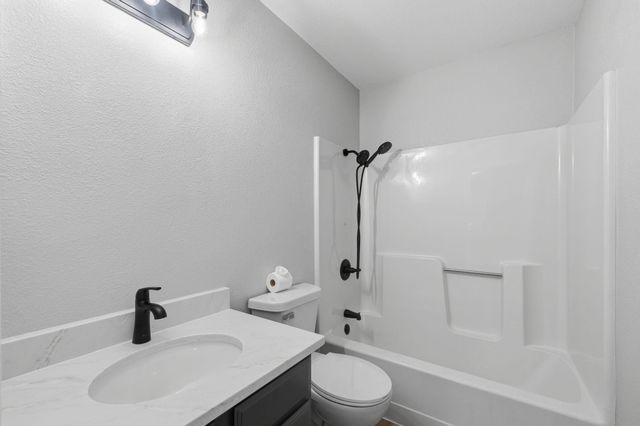 431 W White Tail St, Derby, KS 67037