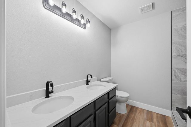 431 W White Tail St, Derby, KS 67037