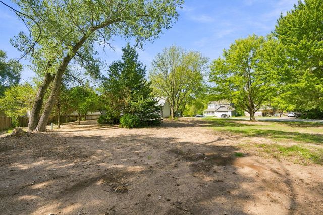 431 W White Tail St, Derby, KS 67037
