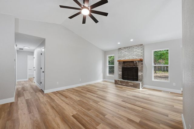 431 W White Tail St, Derby, KS 67037