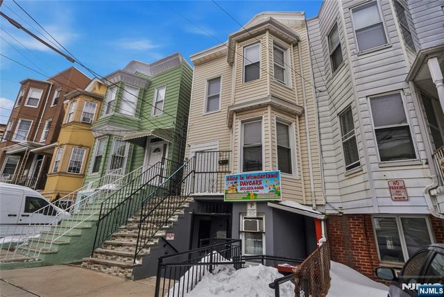 725 17th Street, Union City, NJ 07087