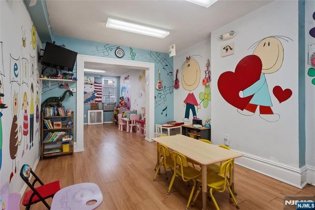 725 17th Street, Union City, NJ 07087