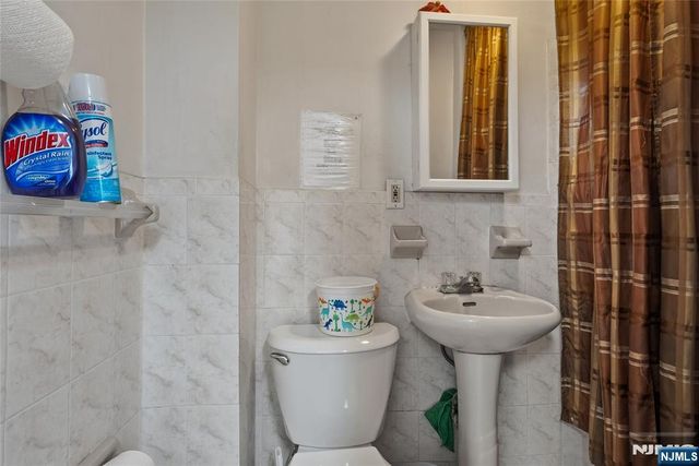 725 17th Street, Union City, NJ 07087