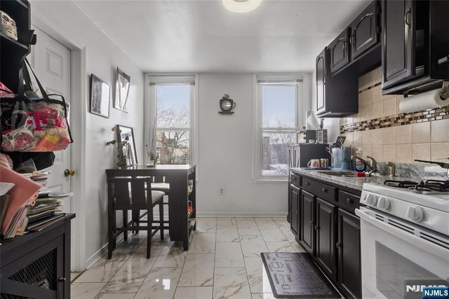 725 17th Street, Union City, NJ 07087