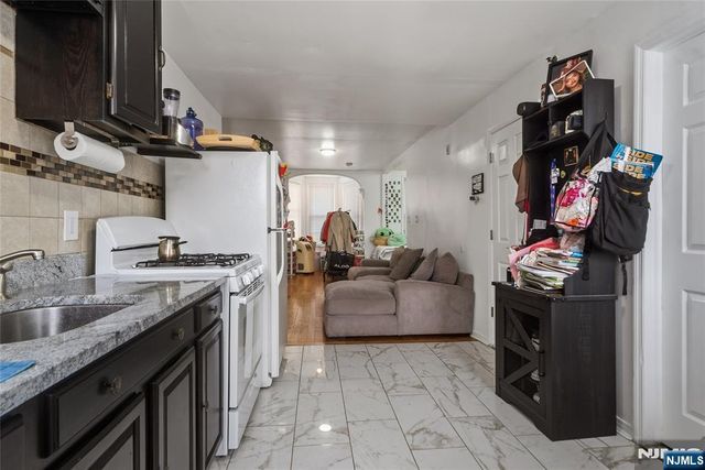 725 17th Street, Union City, NJ 07087