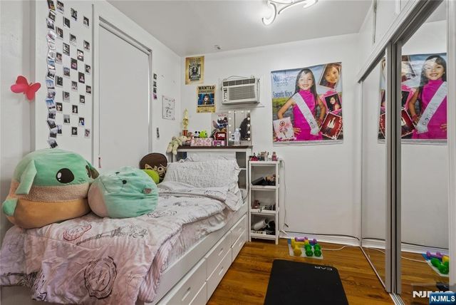 725 17th Street, Union City, NJ 07087