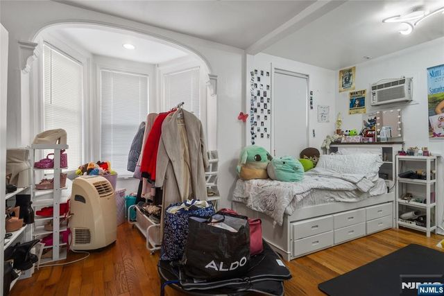 725 17th Street, Union City, NJ 07087