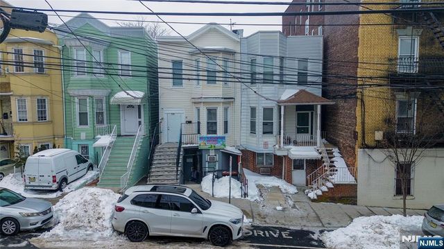 725 17th Street, Union City, NJ 07087