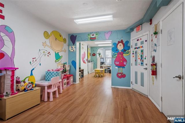 725 17th Street, Union City, NJ 07087