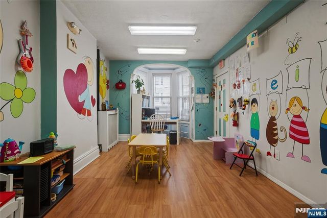 725 17th Street, Union City, NJ 07087