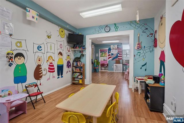 725 17th Street, Union City, NJ 07087