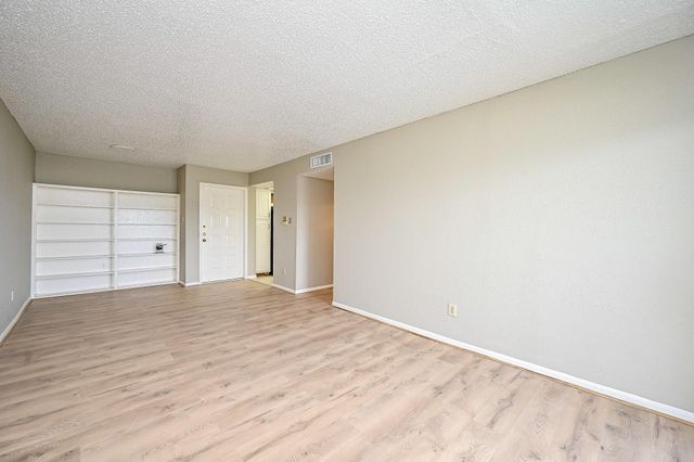 2826 S Bartell Drive 37, Houston, TX 77054