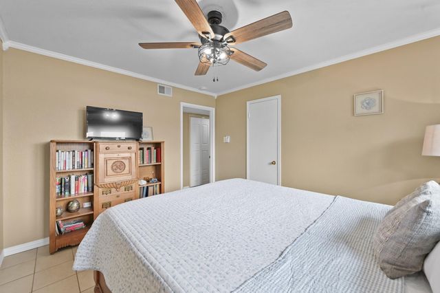 116 April Point Drive N, Conroe, TX 77356