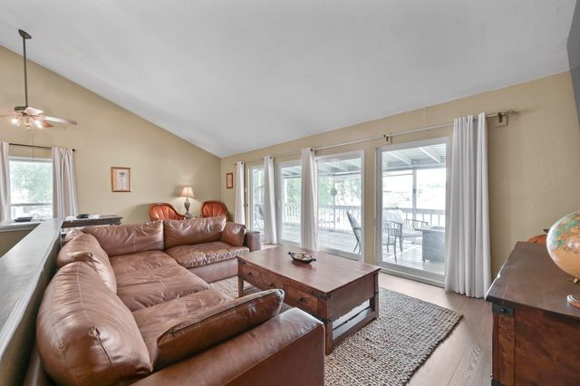 116 April Point Drive N, Conroe, TX 77356