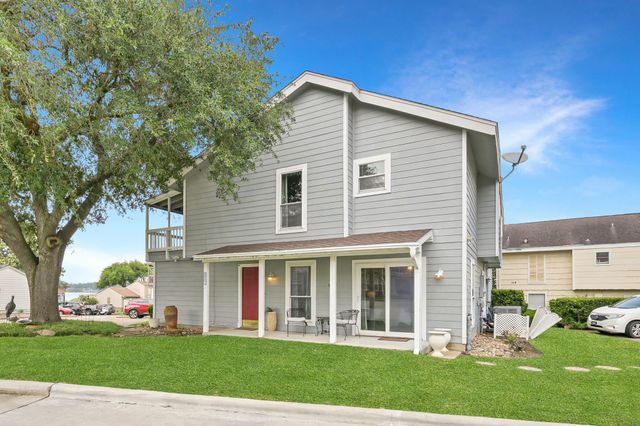 116 April Point Drive N, Conroe, TX 77356