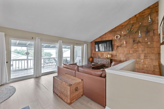 116 April Point Drive N, Conroe, TX 77356