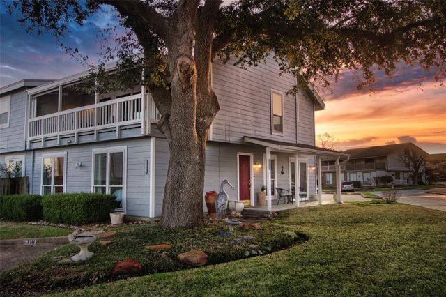 116 April Point Drive N, Conroe, TX 77356