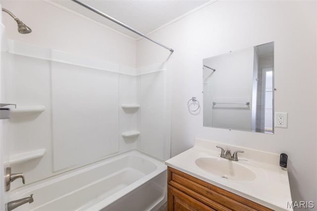 566 County Road 422, Poplar Bluff, MO 63901