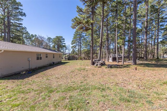 566 County Road 422, Poplar Bluff, MO 63901