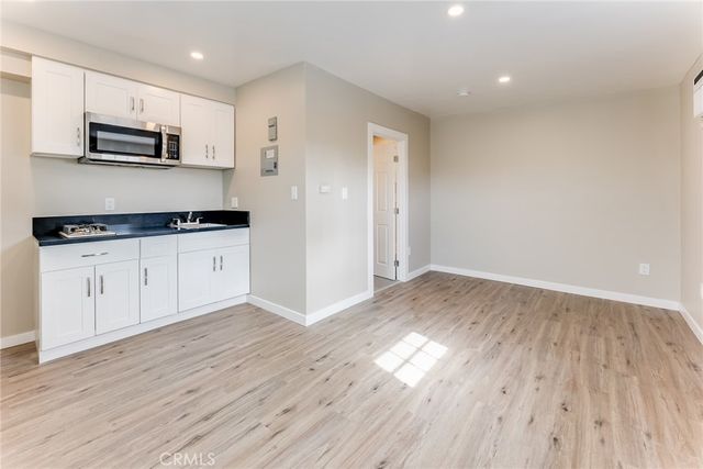 12008 Roscoe Blvd, North Hollywood, CA 91605