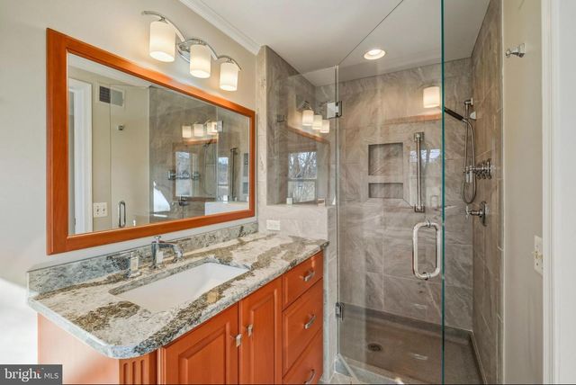 9208 ORCHARD BROOK DR, Potomac, MD 20854