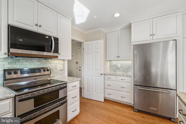 9208 ORCHARD BROOK DR, Potomac, MD 20854