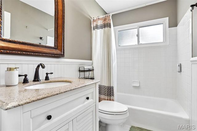 987 Century Oaks Drive, Manchester, MO 63021