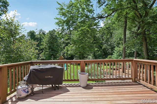 987 Century Oaks Drive, Manchester, MO 63021