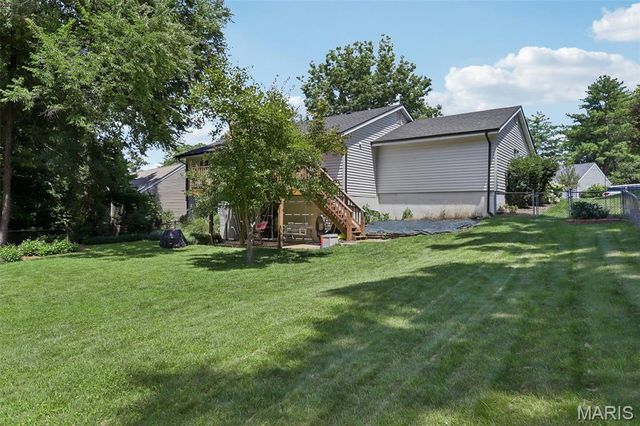987 Century Oaks Drive, Manchester, MO 63021