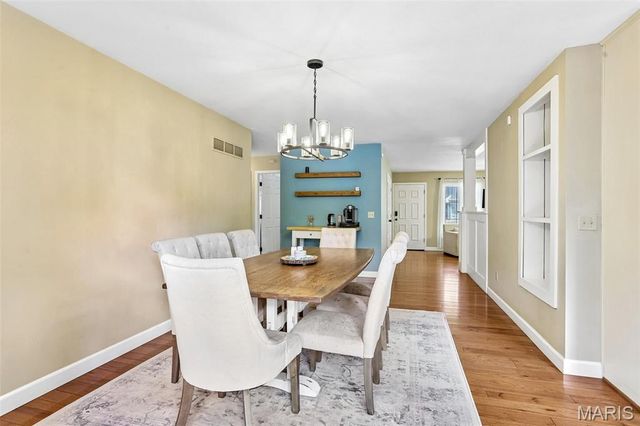 987 Century Oaks Drive, Manchester, MO 63021