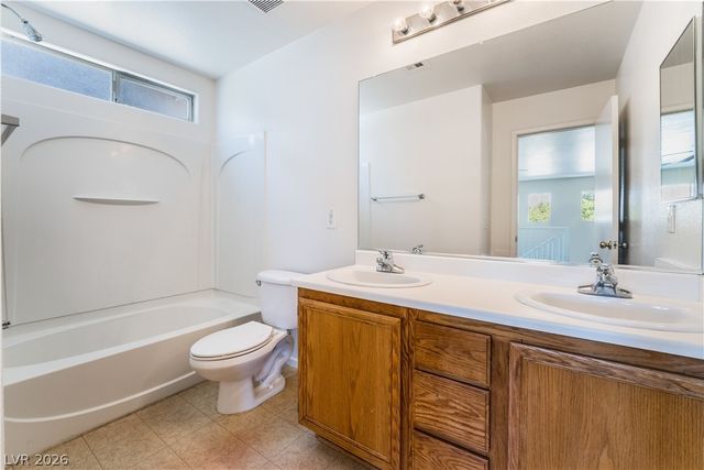 7233 Camden Pine Avenue, Las Vegas, NV 89129