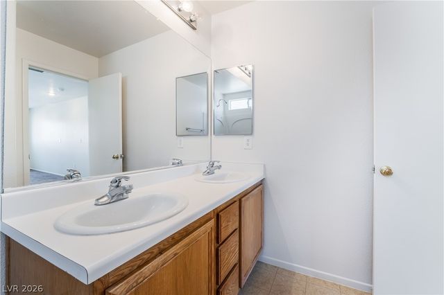 7233 Camden Pine Avenue, Las Vegas, NV 89129