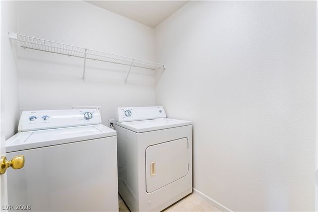 7233 Camden Pine Avenue, Las Vegas, NV 89129