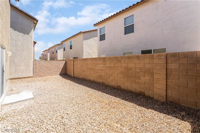 7233 Camden Pine Avenue, Las Vegas, NV 89129