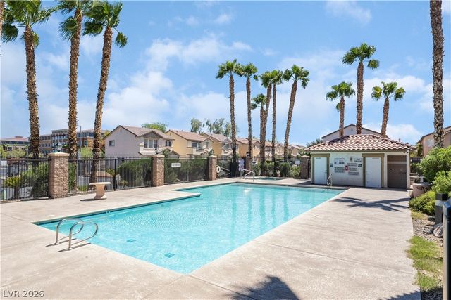 7233 Camden Pine Avenue, Las Vegas, NV 89129