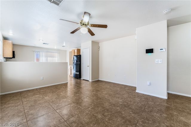 7233 Camden Pine Avenue, Las Vegas, NV 89129