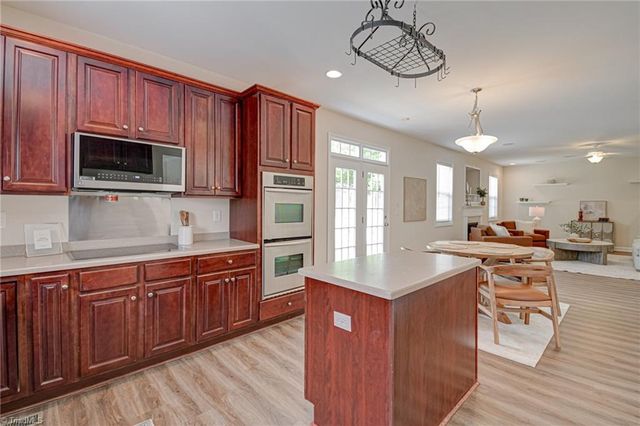 5645 Stone Crossing Drive, Winston-salem, NC 27104