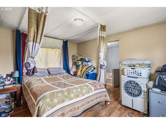 33665 HAMPTON Rd, Eugene, OR 97405