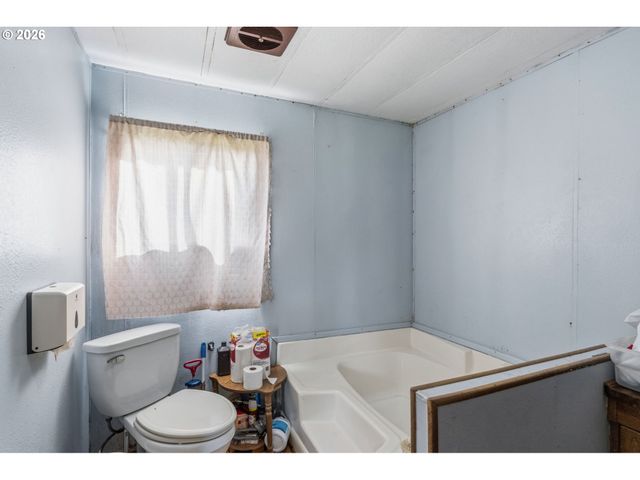 33665 HAMPTON Rd, Eugene, OR 97405