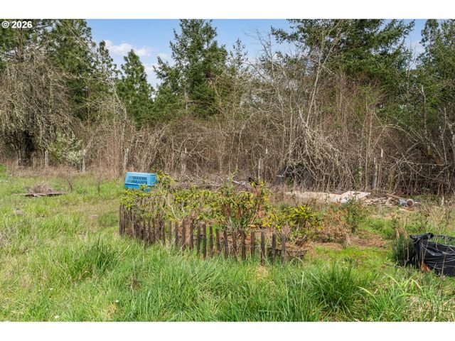 33665 HAMPTON Rd, Eugene, OR 97405