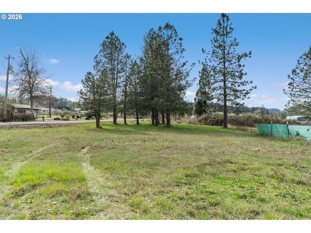 33665 HAMPTON Rd, Eugene, OR 97405