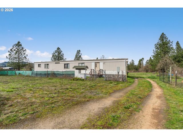 33665 HAMPTON Rd, Eugene, OR 97405
