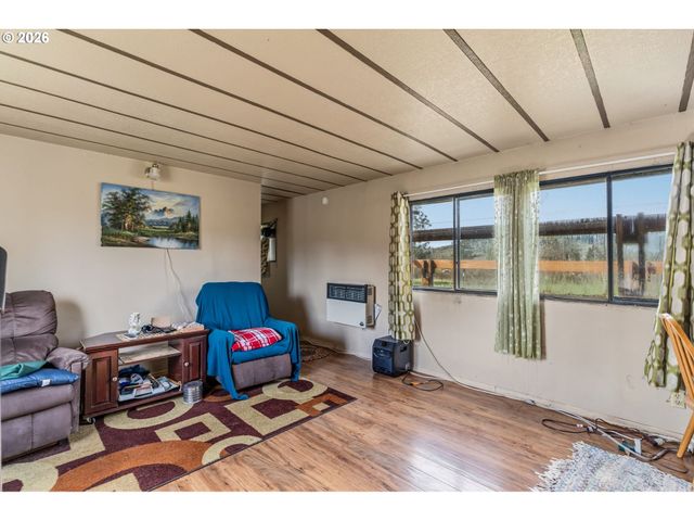 33665 HAMPTON Rd, Eugene, OR 97405